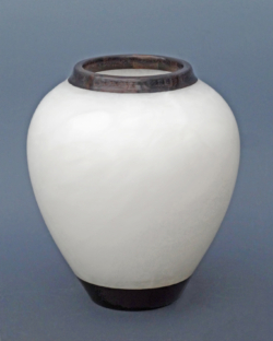 White alabaster. 100 mm diameter, 125 mm high. Segmented blackwood rim, African blackwood base. Ref 13.07